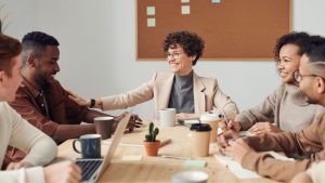 Millennials en el Mercado Laboral: Retos y Estrategias para Retener Talento