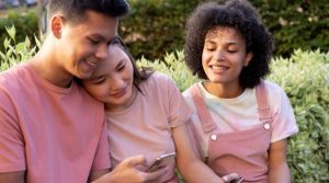 Como es la Comunicación de la Generación Z y Millennials en la Era Digital