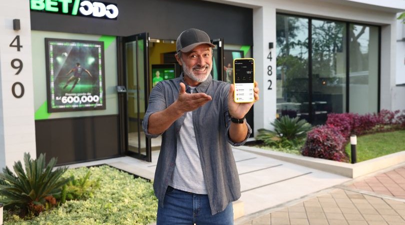 Carlos Alcantara sera la imagen de Billetera de PagoEfectivo