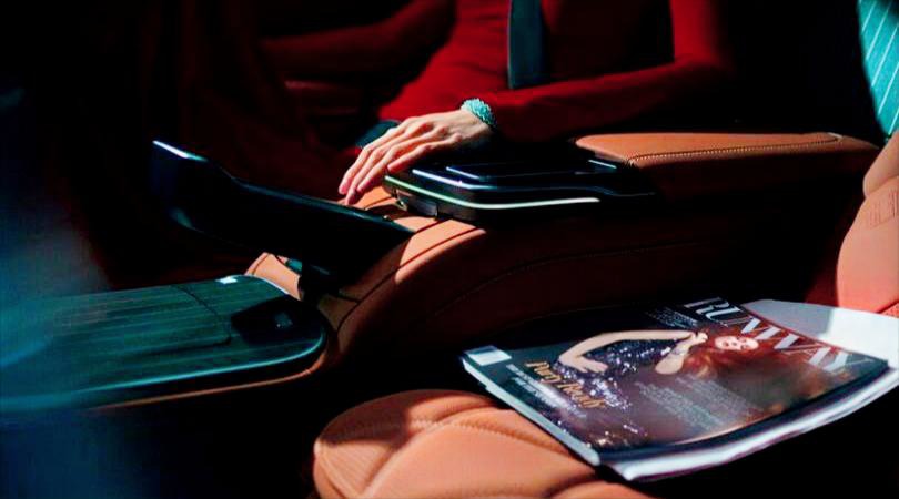 El Diablo Viste a la Moda 2: “The Art of Arrival”, la jugada de branding de Mercedes‑Maybach