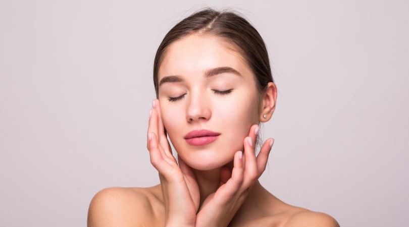 Kleenex lanza guía práctica del cuidado facial para proteger la piel