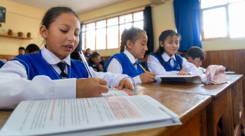 Formando Emprendedores del Mañana: la iniciativa que educa a escolares en finanzas en Perú