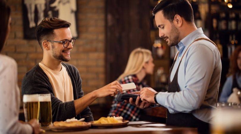 Millennials prefieren las experiencias: viajes y gastronomía lideran el gasto en Perú