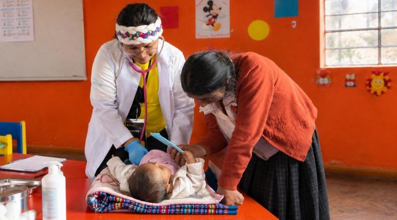 Auna y Perú Pendiente se unen para mitigar los riesgos en el desarrollo infantil en el país